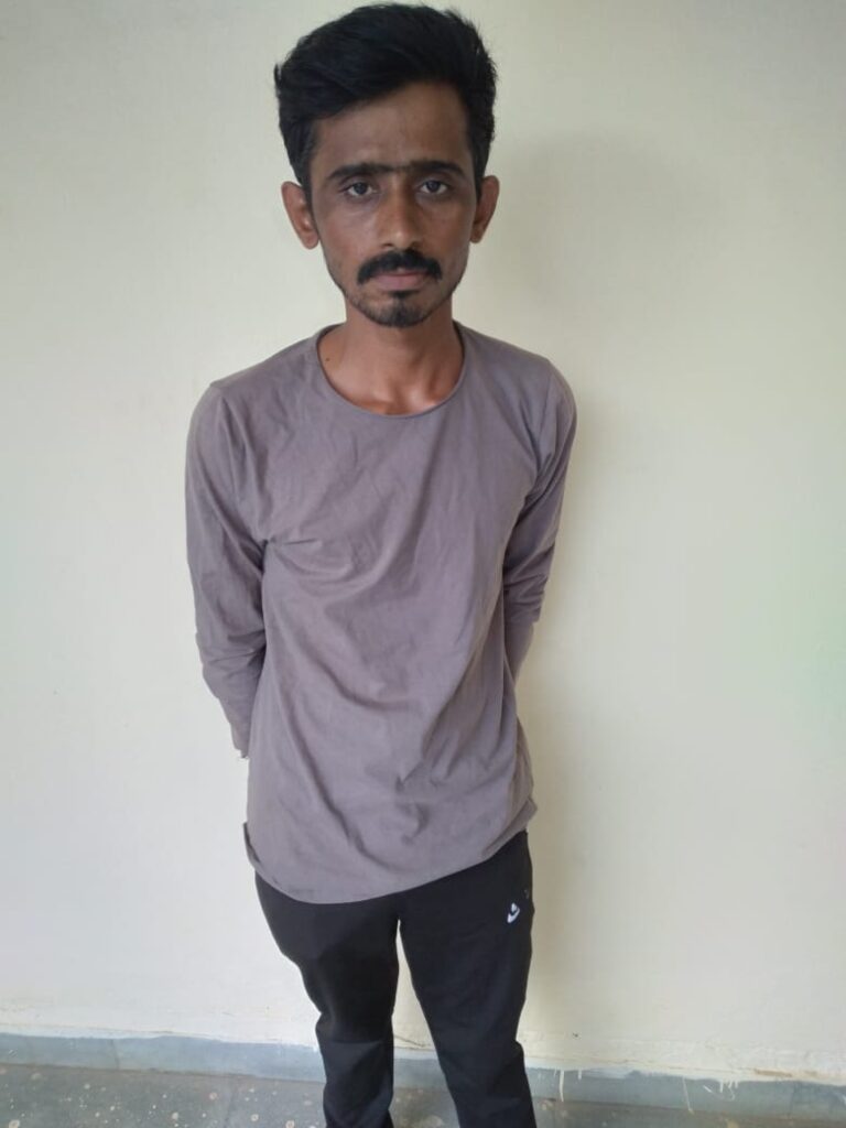 अमृता मेघवाल की गाड़ी के आगे पूर्व विधायक लिखा रहा फायदेमंद, नहीं तो चोर चुरा ले जाता