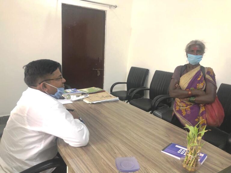 एक साल में घर से बिछड़े चार जनों के लिए फरिश्ता बने  रानीवाड़ा एसडीएम