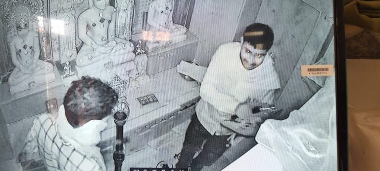 यह है झाब पुलिस : थाने से 1 किमी दूर 6 जगह चोरी, पुलिस को पता भी नहीं लगा, सीसीटीवी में कैद चोरों के चेहरे