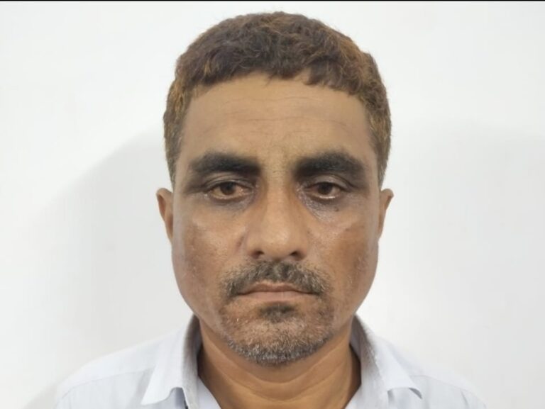 REET गिरोह : बाड़मेर के शिक्षक के डूंगरपुर में किराये के घर से मिले 12.17 लाख नकद व 7.50 लाख के चेक, 5-5 लाख लेकर रीट में डमी अभ्यर्थी बैठाने की थी योजना