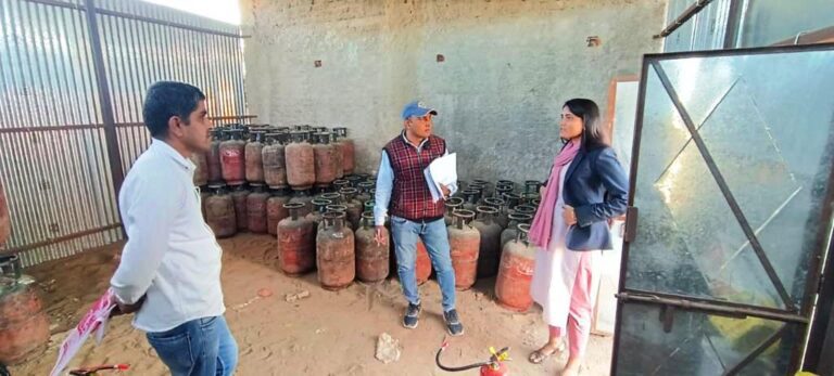 जोधपुर में गैंस कांंड के बाद रानीवाड़ा में भी लापरवाही, ट्रॉली रिपेंयरिग के कारखाने मे मिले अवैध सिलेंडर