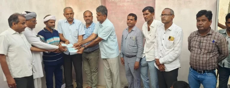 जालोर :जिले में बाढ़ और अत्यधिक वर्षा से 11 व्यक्तियों की मृत्यु होने पर राज्य सरकार ने आश्रितों के लिए 44 लाख की आर्थिक सहायता राशि की स्वीकृत